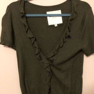 Short sleeve sweater